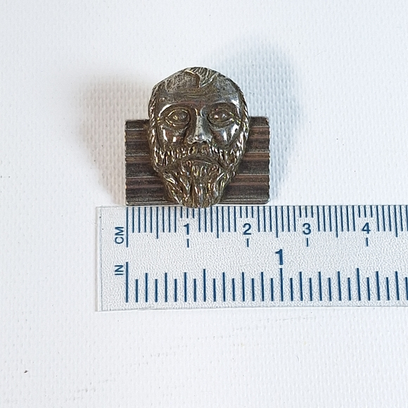 Socrates Sculpted Pewter Unisex Pin - Picture 6 of 6